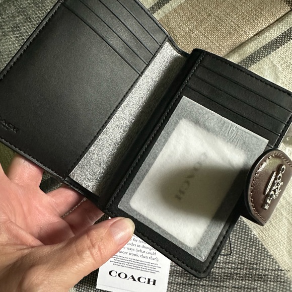 NWT Coach Medium Zip Wallet in Signature Jacquard - Picture 2 of 6